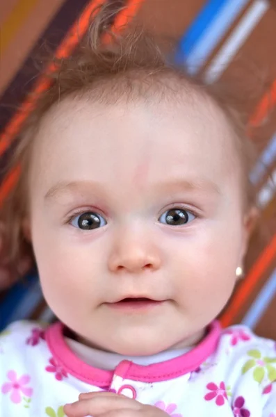 사랑 스러운 아기의 초상화를 밝은 근접 촬영 — 스톡 사진