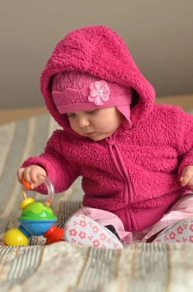 Portrait de bébé adorable en robe rose — Photo