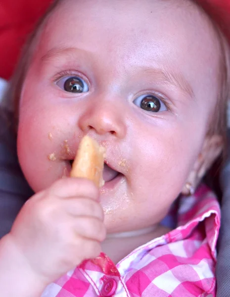 婴儿 吃 — 图库照片