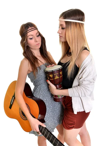 Two girls with bongo and guitare — Stock Photo, Image