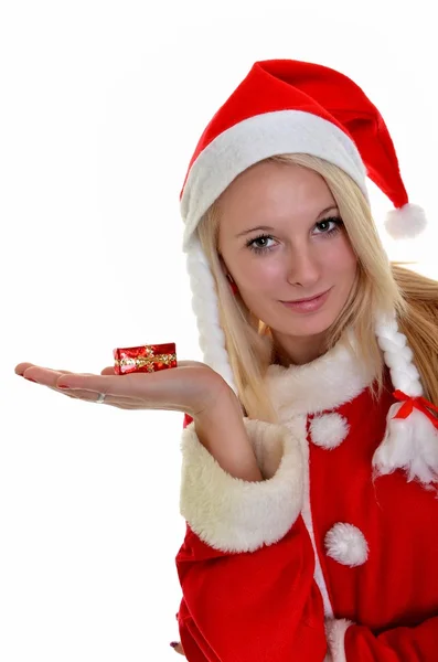 Молодая счастливая женщина на Рождество вместо белого — стоковое фото