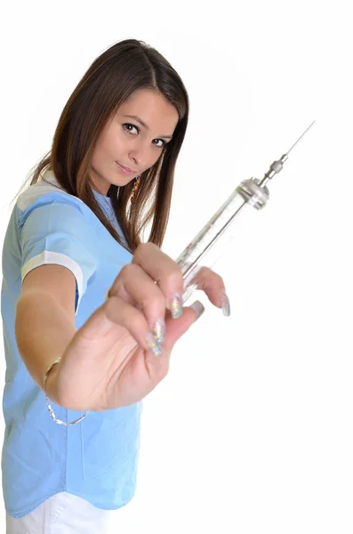Güzel genç doktor enjeksiyon ile — Stok fotoğraf