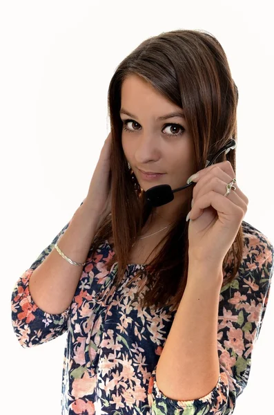 Hermosa mujer operador de servicio al cliente con auriculares, aislado en blanco b — Foto de Stock