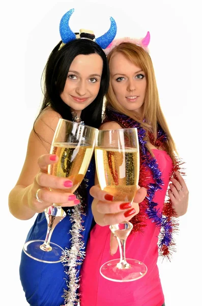 Zwei schöne Frauen feiern — Stockfoto