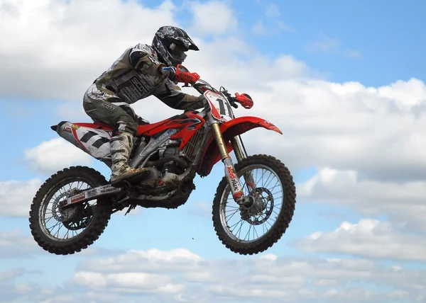 MX rider hoppning — Stockfoto