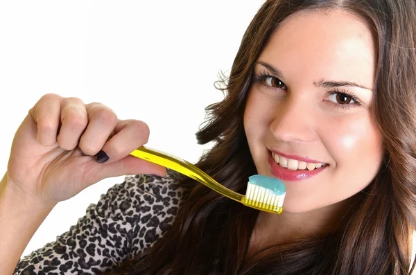 Krásná dívka čištění zubů — Stock fotografie