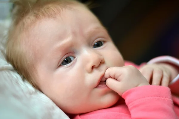 Младенец 2 месяца — стоковое фото