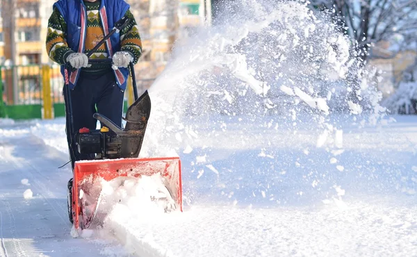 Kar temizleme makinesi içinde hareket — Stok fotoğraf