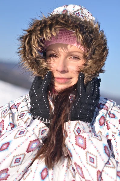 Schöne Winterfrau — Stockfoto