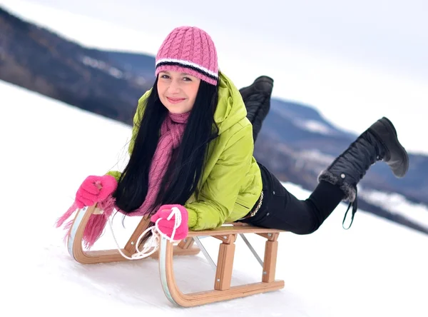 Woman sledding — Stock Photo, Image