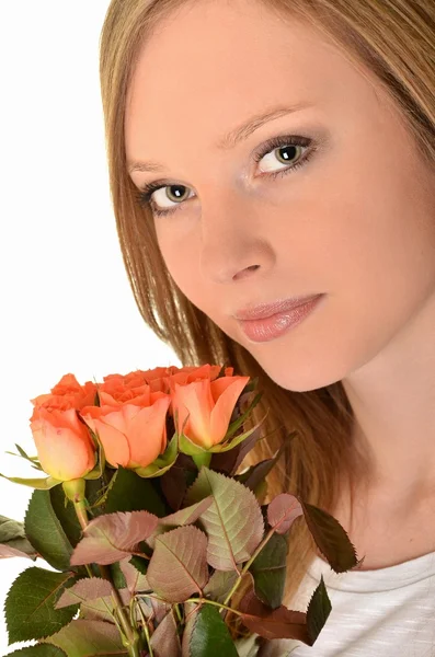 Hermosa mujer con vista lateral rosa — Foto de Stock