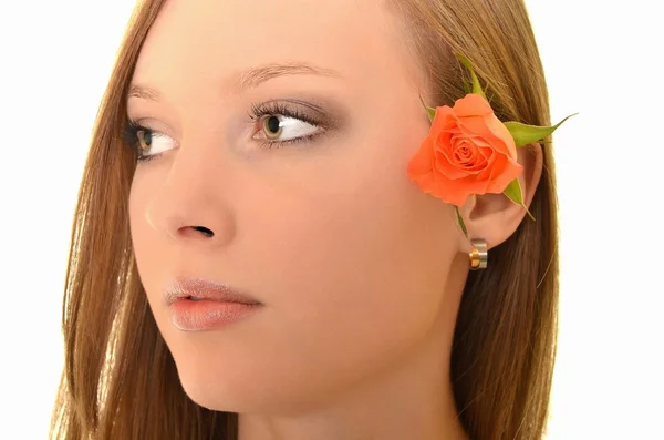Gyönyörű nő rózsával — Stock Fotó