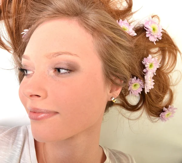 Mujer con rosas — Foto de Stock