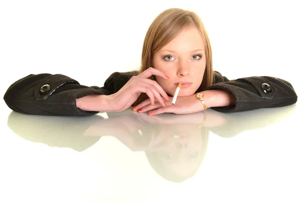 Donna con una sigaretta — Foto Stock