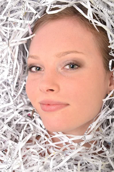 Mujer en papel rallado — Foto de Stock