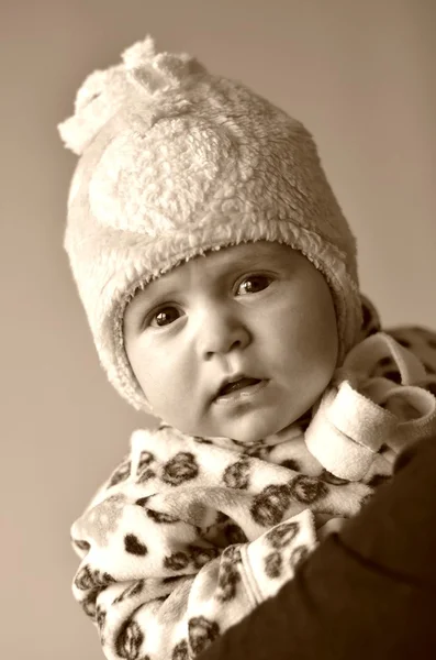 Baby in Wintermütze — Stockfoto