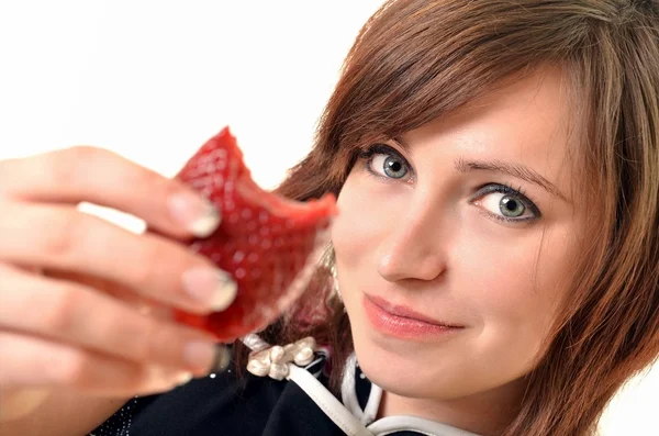Jeune femme à la fraise . — Photo