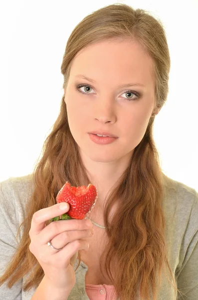 女孩和草莓 — 图库照片