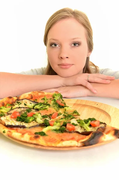 Sexig kvinna med pizza — Stockfoto