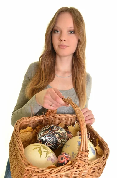 Портрет сексуальной модели с пасхальными яйцами — стоковое фото