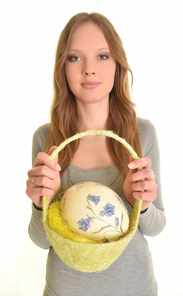 Szexi divat modell gazdaságban a húsvéti tojás portréja — Stock Fotó