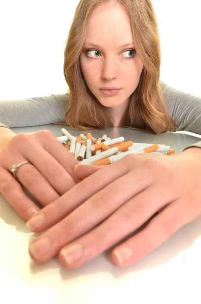 Sigara ile kız — Stok fotoğraf