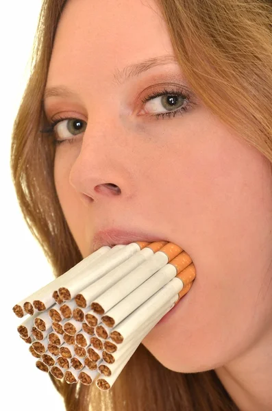 Femme fumeuse — Photo
