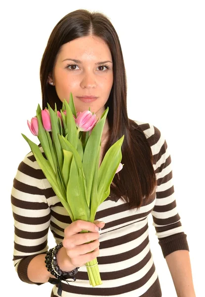 Mulher com tulipas rosa buquê de flores sorrindo isolado no fundo branco — Fotografia de Stock