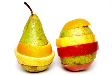 beyaz zemin üzerine karışık meyve