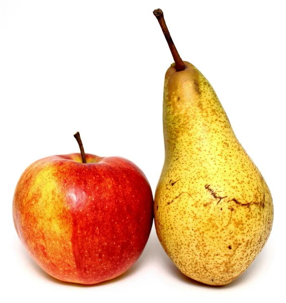 Saftige Apfel und Birne auf weißem Hintergrund — Stockfoto
