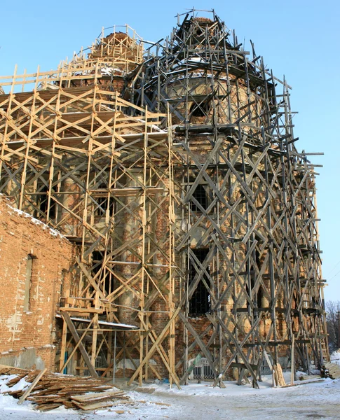 Restauración de una antigua iglesia hermosa — Foto de Stock