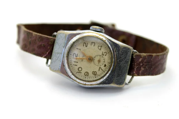 O relógio velho no fundo branco — Fotografia de Stock