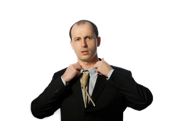 Affärsman med kåken slips kvävande och försöker ha ett bre — Stockfoto
