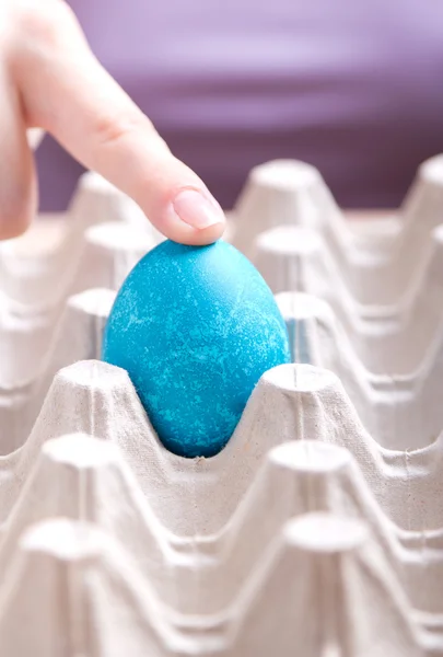 Синій пасхальне яйце — стокове фото