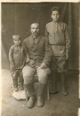 eski bir aile fotoğrafı