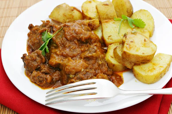 Carne de vacuno y patatas al curry — Foto de Stock