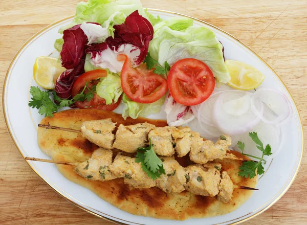 Chicken tikka kebab meal — Stock Photo, Image