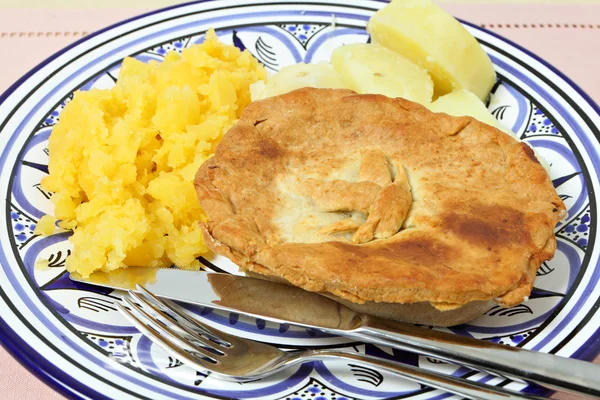Homemade pie with swede and potato — Stock Photo, Image