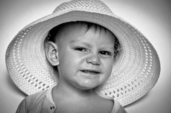 Niño en un sombrero — Foto de Stock