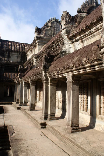 Ancient temple in Angkor wat, Cambodia — Stock Photo, Image
