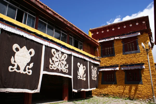 Monasterio Buddista en Litang, Tíbet, China —  Fotos de Stock