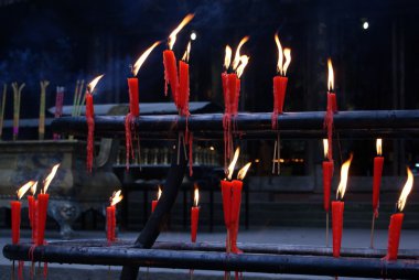 tütsü ve mumlar, bir Budist tapınağı, tibet, Çin