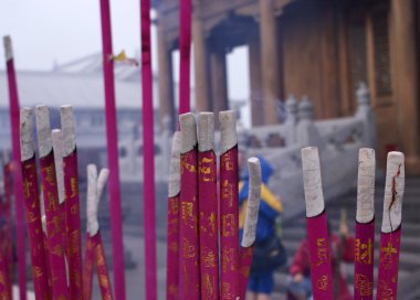 tütsü ve mumlar, bir Budist tapınağı, tibet, Çin