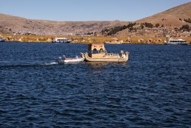 Uros - titcaca gölün Peru yüzen ada