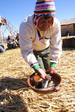 Uros - titcaca gölün Peru yüzen ada