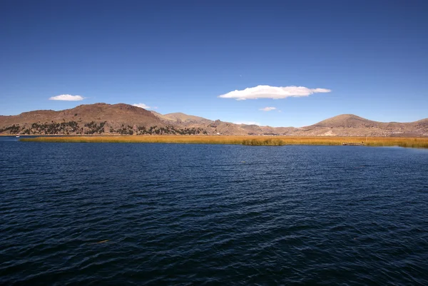 Uros - titcaca gölün Peru yüzen ada — Stok fotoğraf