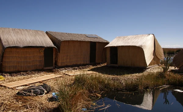 Урос - Плавучий остров на озере Титкака в Перу — стоковое фото