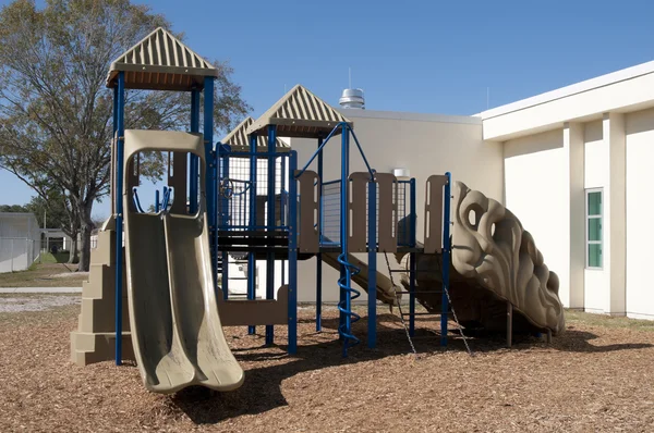 Parque Infantil da Escola Primária — Fotografia de Stock