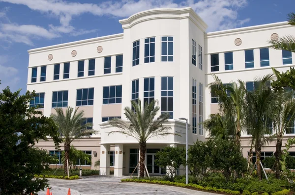 Nuevo edificio de oficinas en Florida — Foto de Stock
