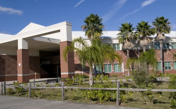 High school i melbourne, florida — Stockfoto